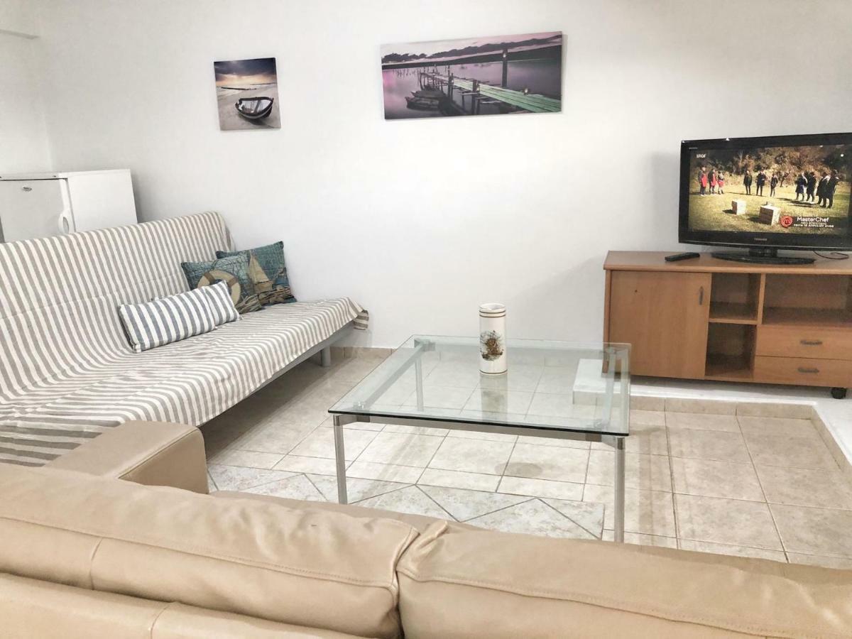 אנביסוס Renovated Apt Close To Beach Wifi Ac מראה חיצוני תמונה